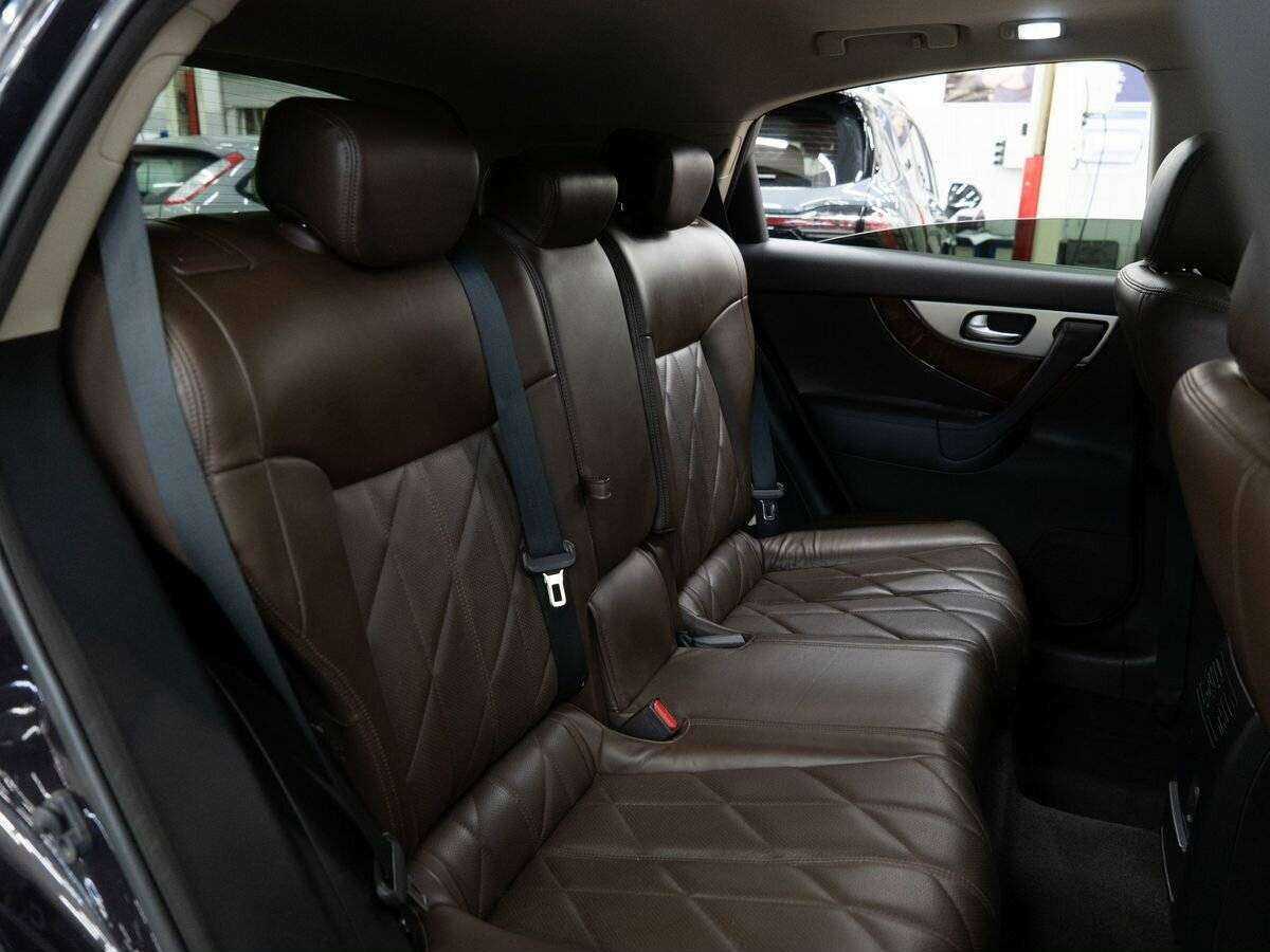 Infiniti FX 2011 года с пробегом. Фото: #9