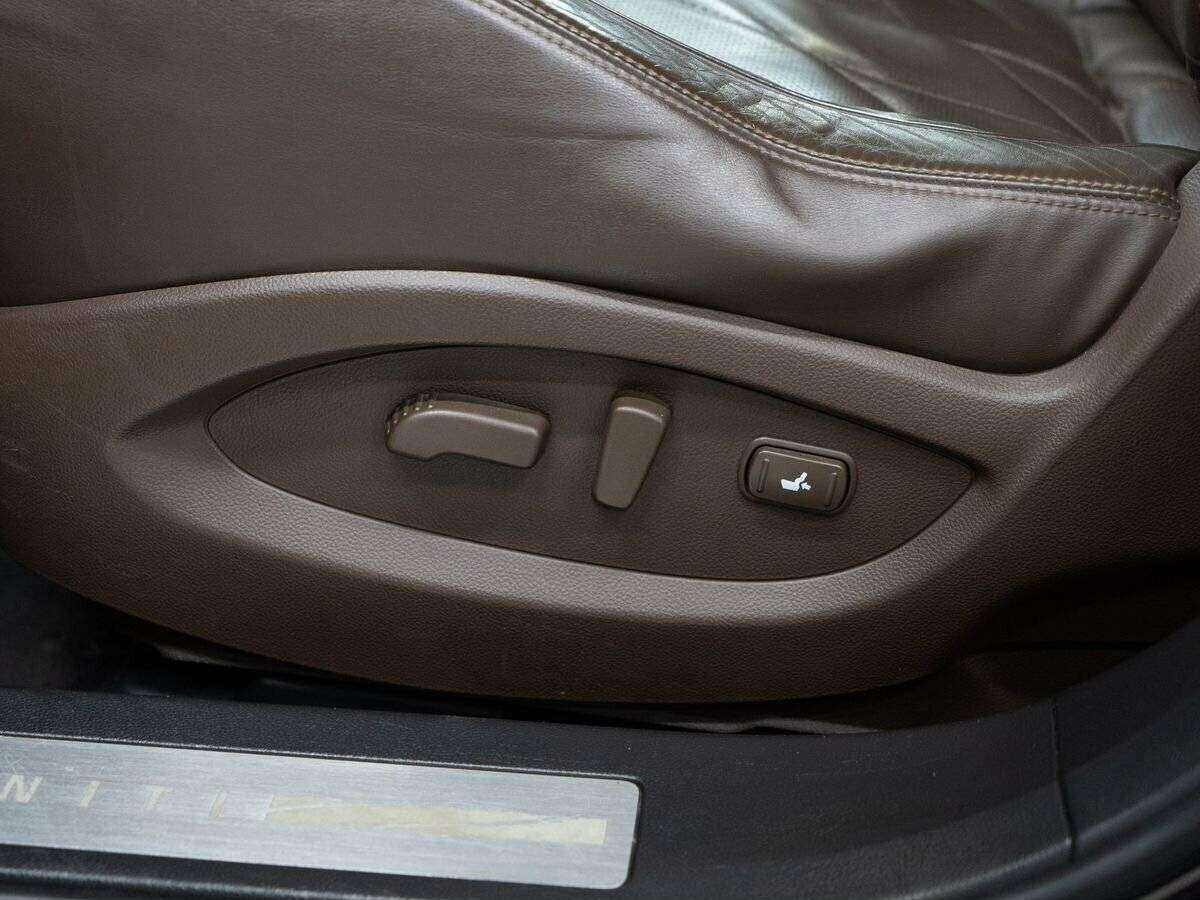 Infiniti FX 2011 года с пробегом. Фото: #16