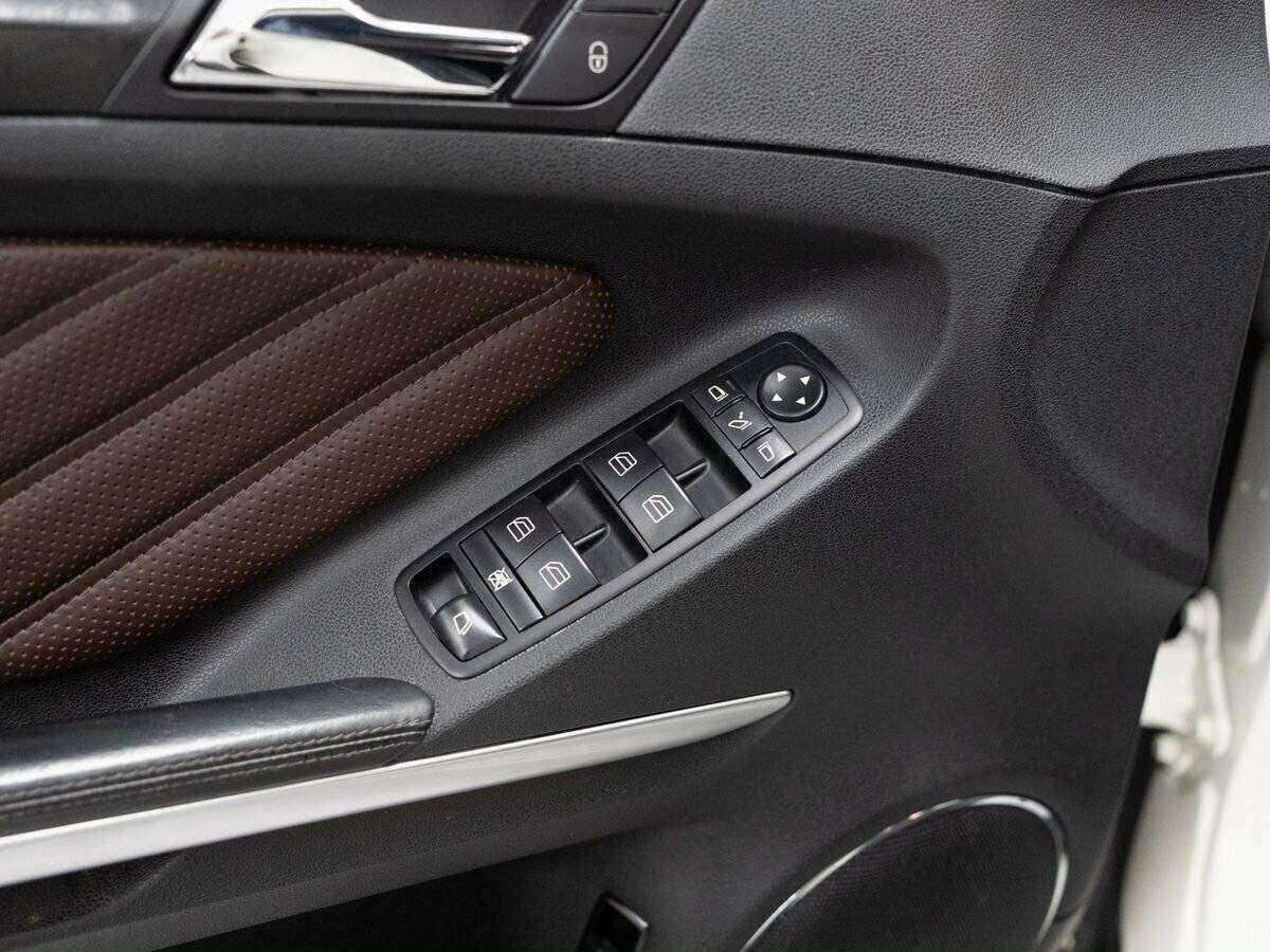 Mercedes-Benz GL-Класс 2012 года с пробегом. Фото: #12