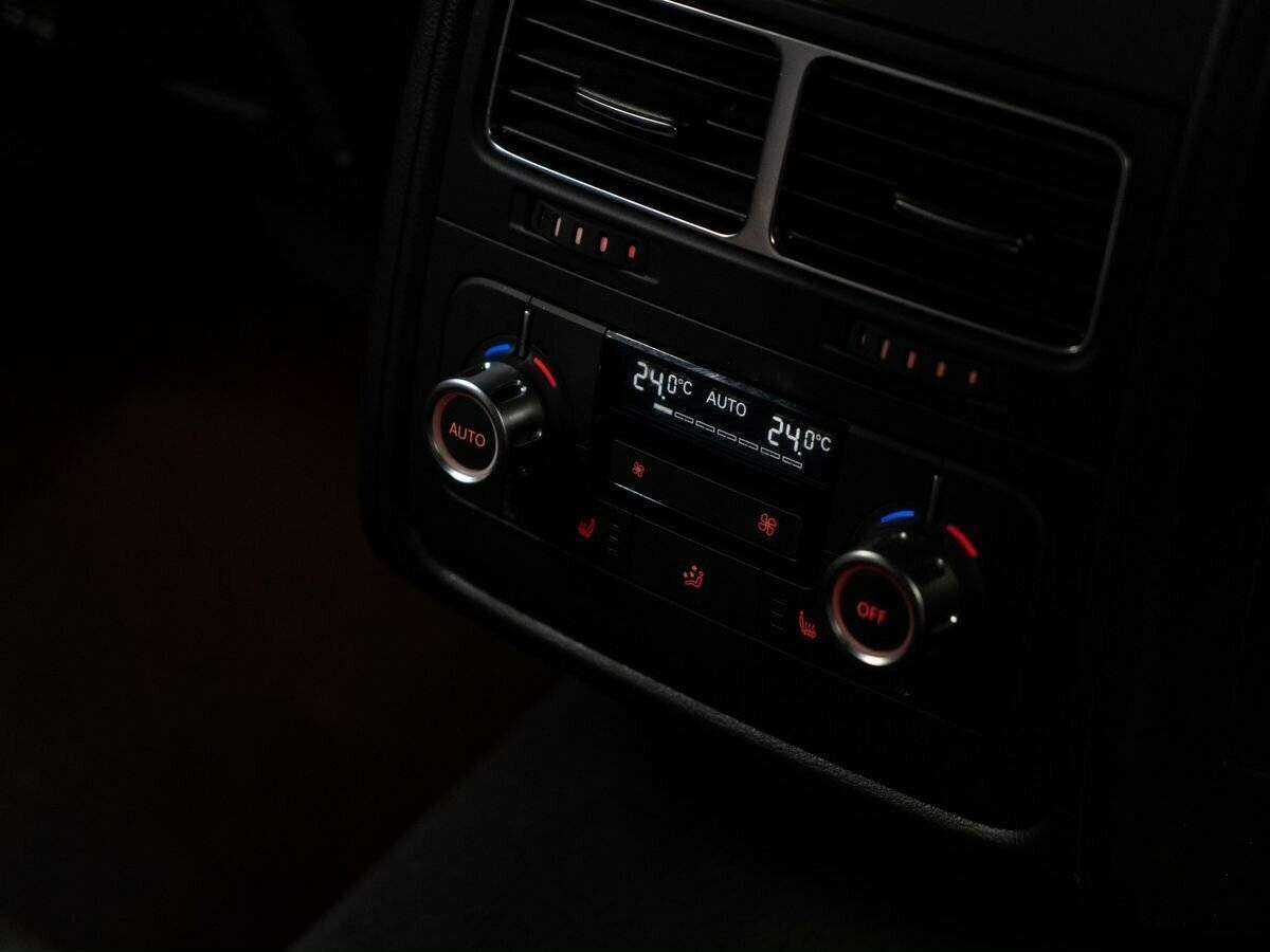 Volkswagen Touareg 2010 года с пробегом. Фото: #9