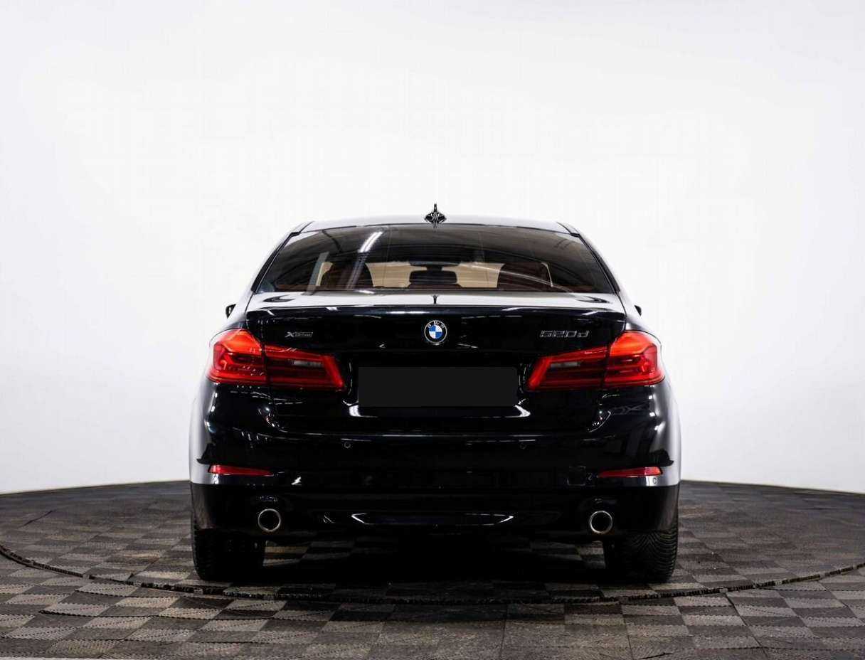 BMW 5 серии 2018 года с пробегом. Фото: #4