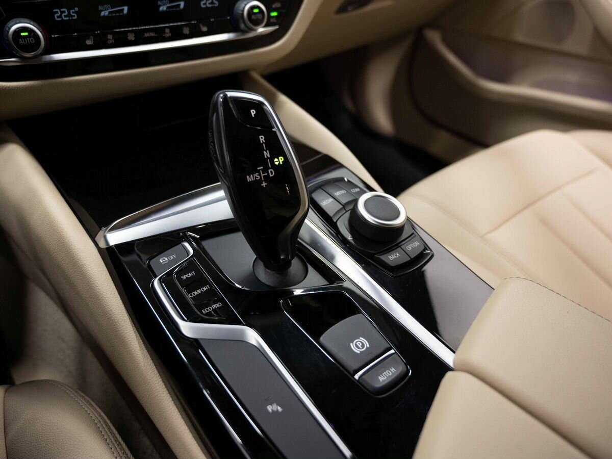 BMW 5 серии 2018 года с пробегом. Фото: #21