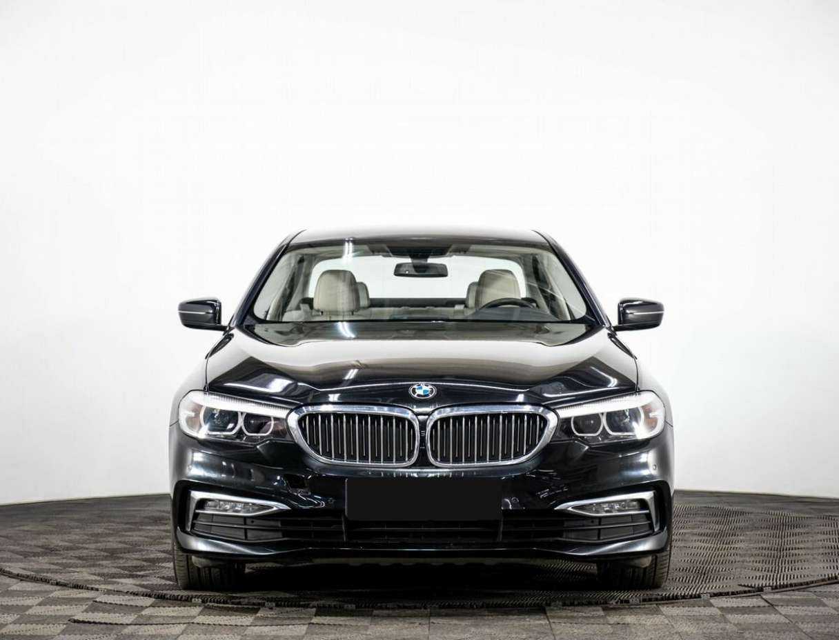 BMW 5 серии 2018 года с пробегом. Фото: #1