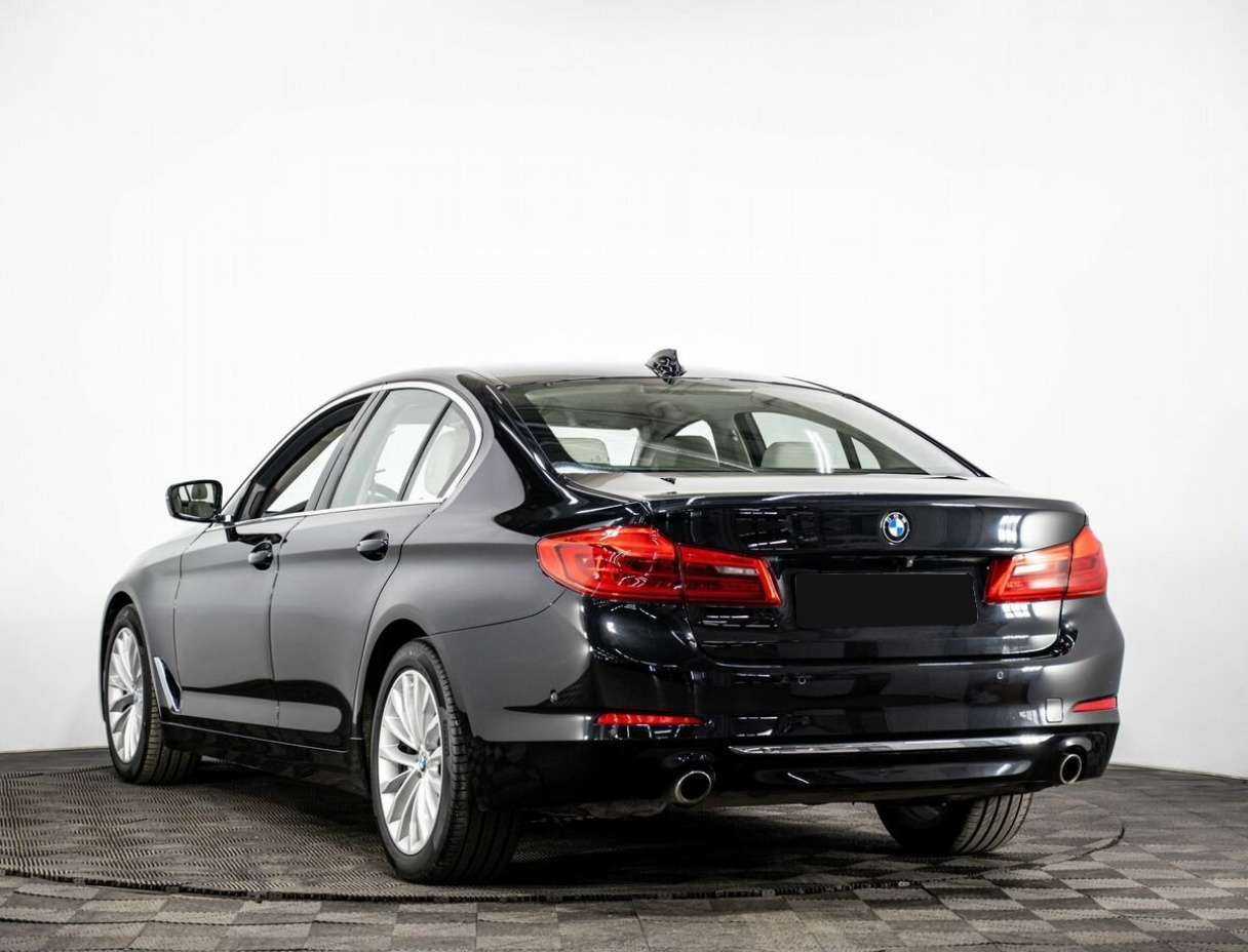 BMW 5 серии 2018 года с пробегом. Фото: #3