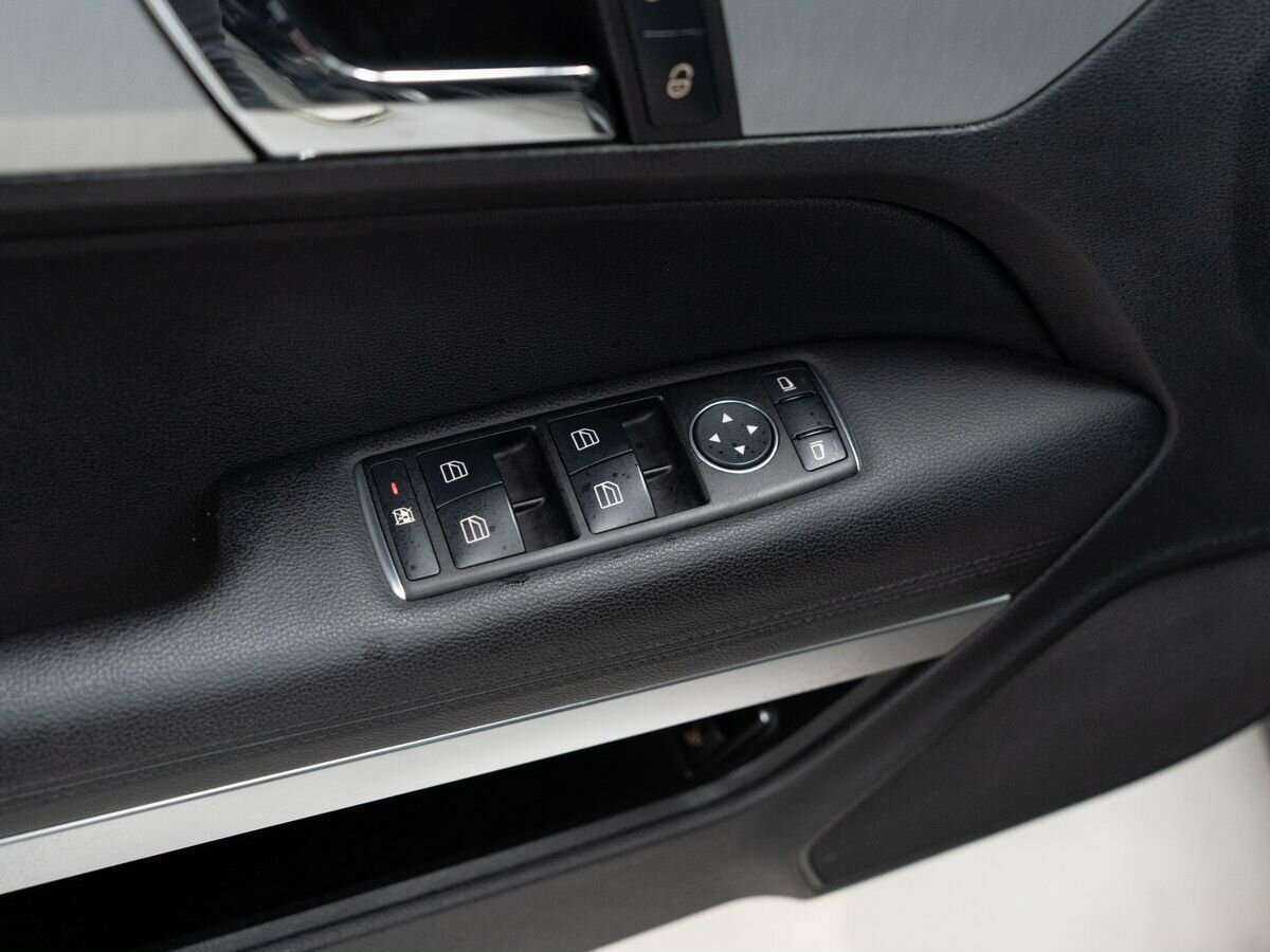 Mercedes-Benz E-Класс 2012 года с пробегом. Фото: #12