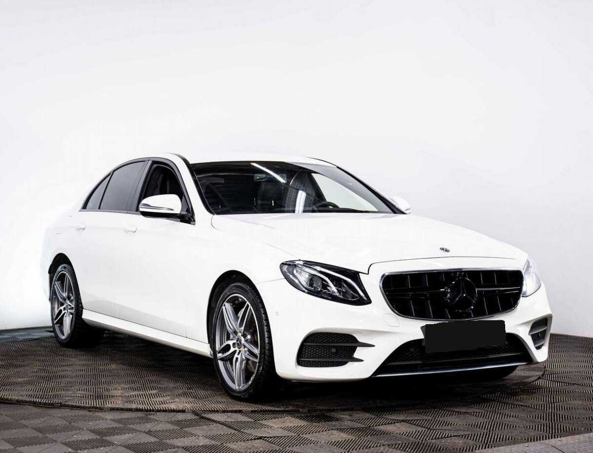 Mercedes-Benz E-Класс 2018 года с пробегом. Фото: #2