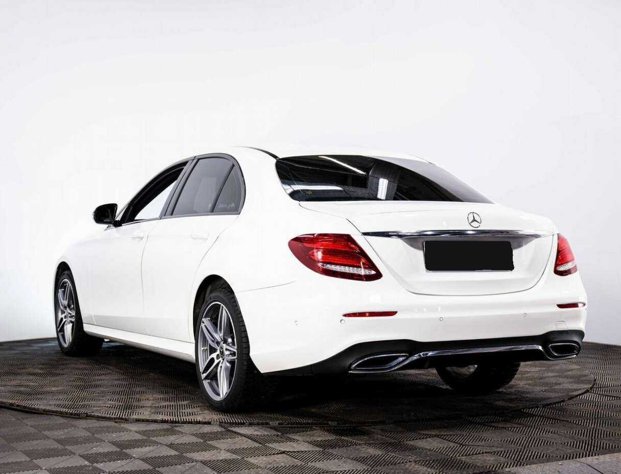 Mercedes-Benz E-Класс 2018 года с пробегом. Фото: #3