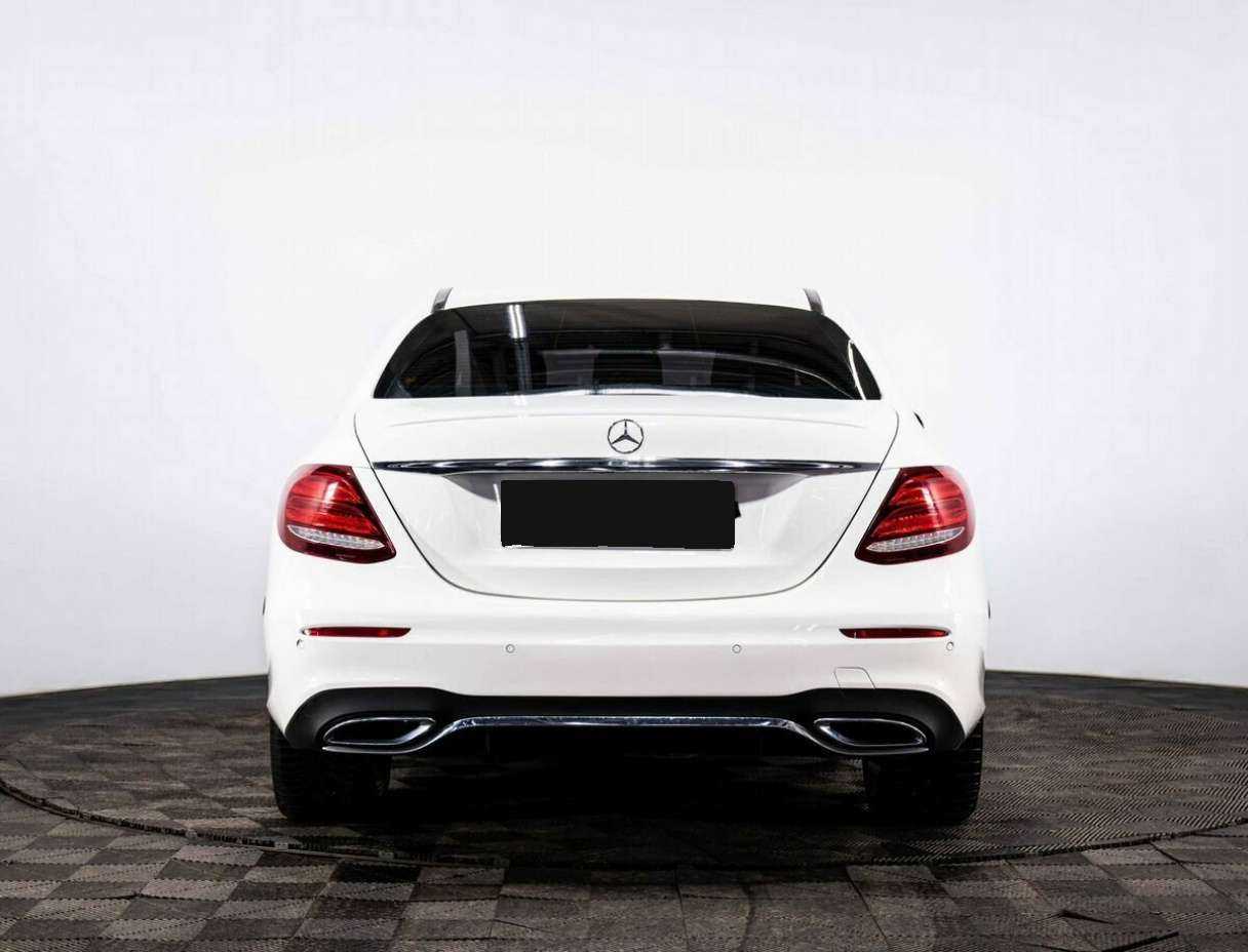 Mercedes-Benz E-Класс 2018 года с пробегом. Фото: #4