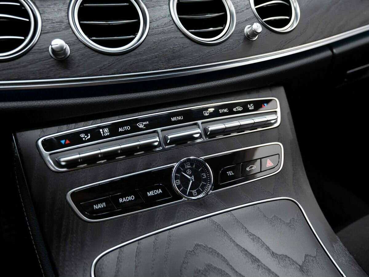 Mercedes-Benz E-Класс 2018 года с пробегом. Фото: #17