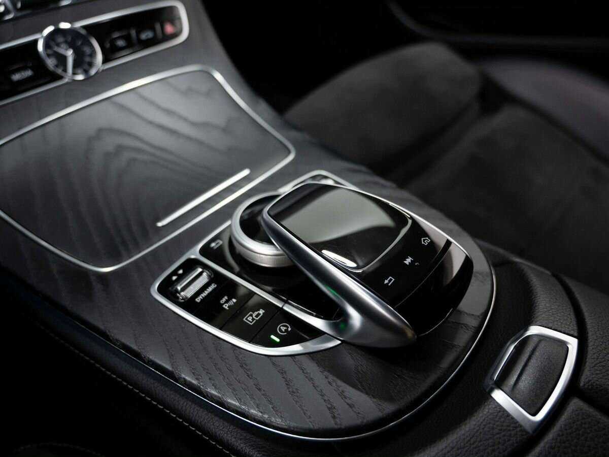 Mercedes-Benz E-Класс 2018 года с пробегом. Фото: #18