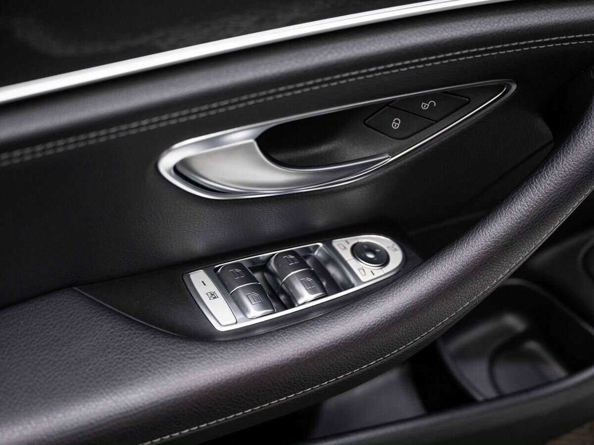 Mercedes-Benz E-Класс 2018 года с пробегом. Фото: #22