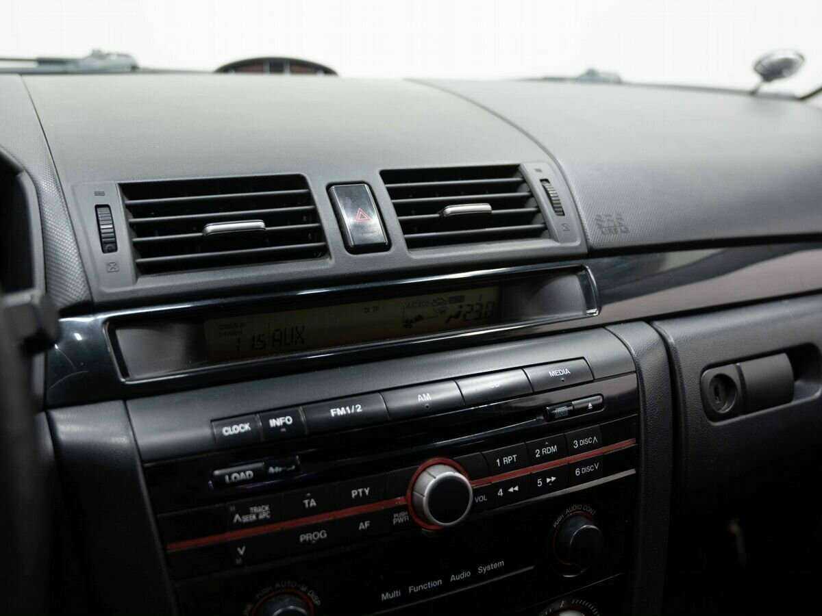 Mazda 3 2008 года с пробегом. Фото: #17