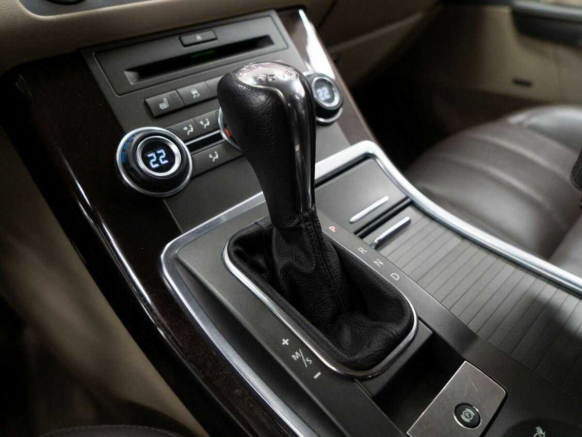 Land Rover Range Rover Sport 2010 года с пробегом. Фото: #11