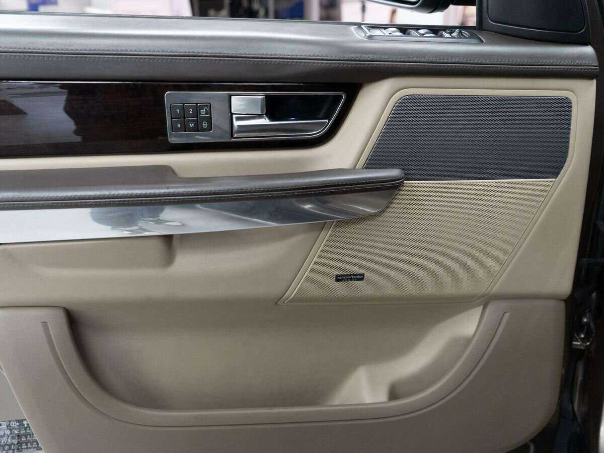 Land Rover Range Rover Sport 2010 года с пробегом. Фото: #13