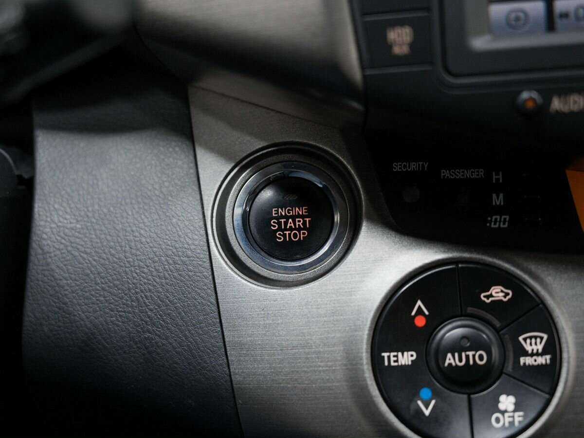 Toyota RAV4 2011 года с пробегом. Фото: #25