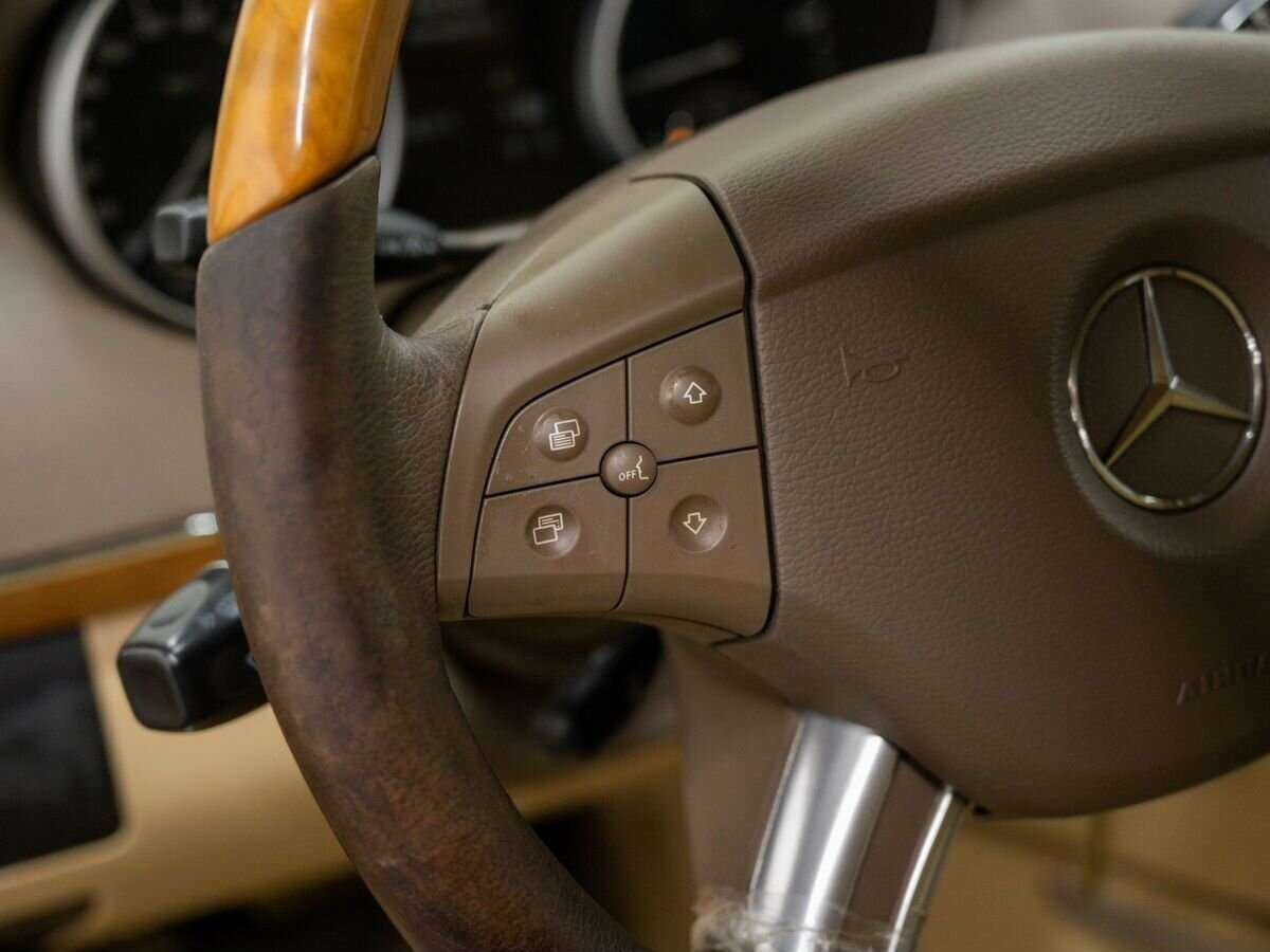 Mercedes-Benz GL-Класс 2008 года с пробегом. Фото: #17