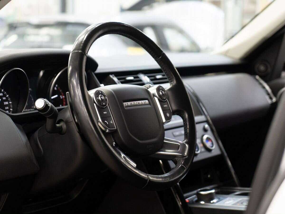 Land Rover Discovery 2018 года с пробегом. Фото: #4