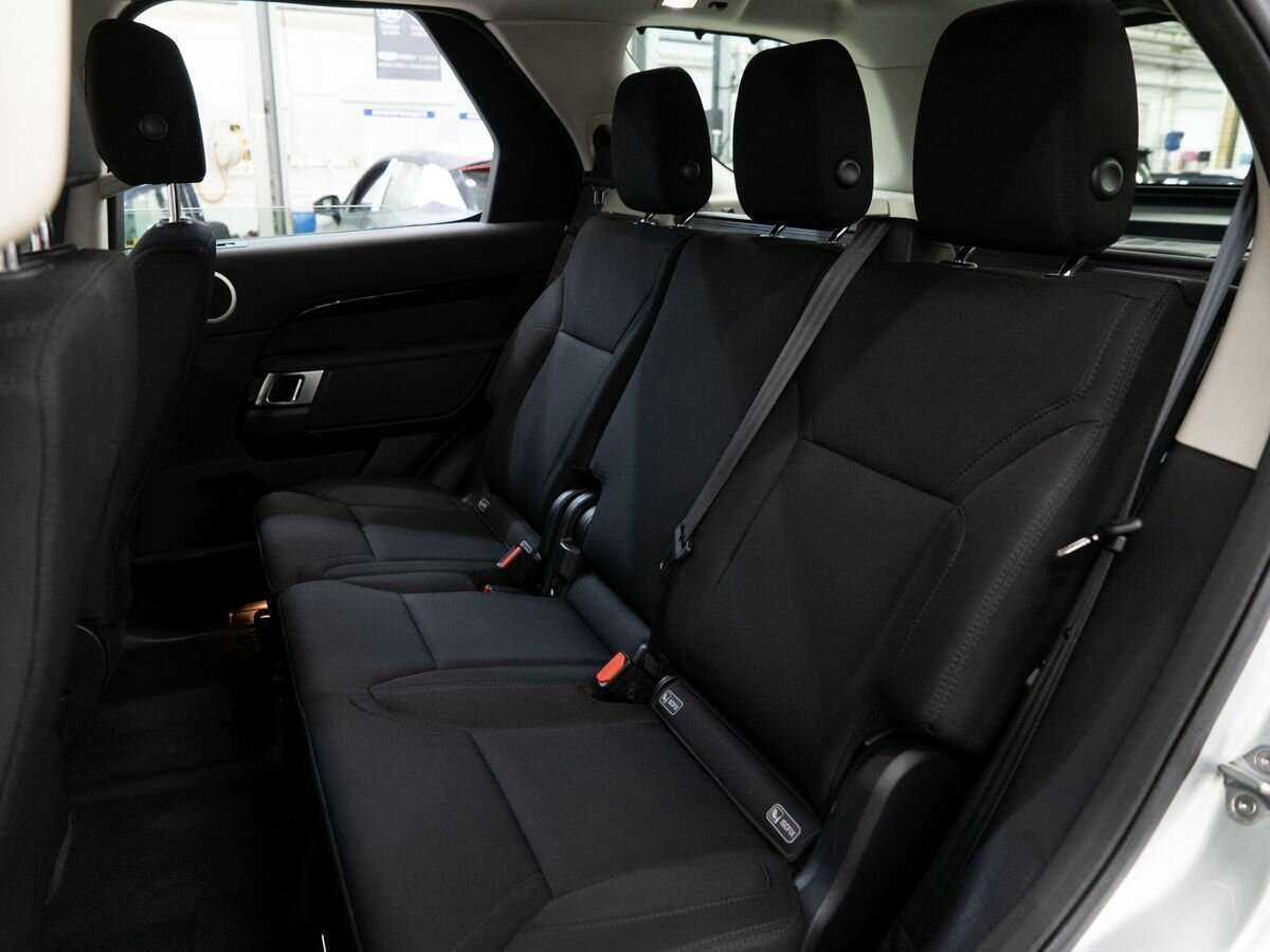 Land Rover Discovery 2018 года с пробегом. Фото: #6