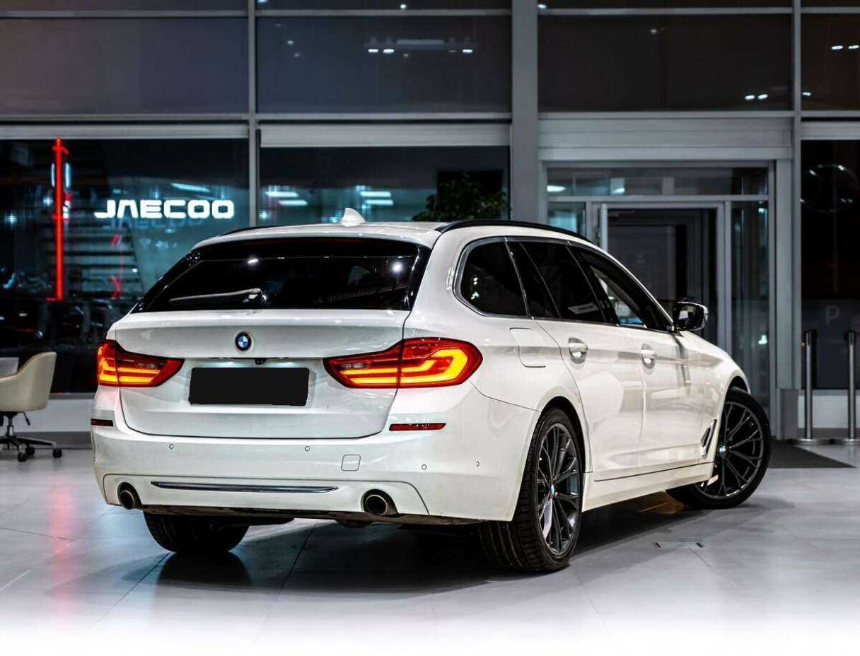 BMW 5 серии 2018 года с пробегом. Фото: #2
