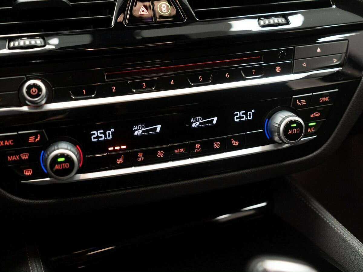 BMW 5 серии 2018 года с пробегом. Фото: #11