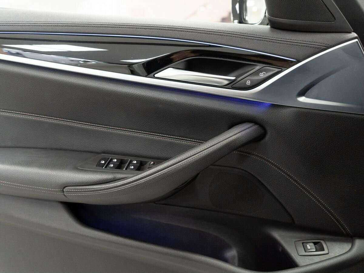 BMW 5 серии 2018 года с пробегом. Фото: #15
