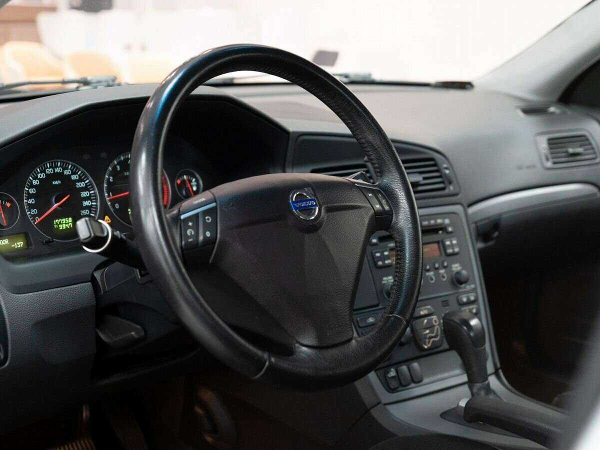 Volvo S60 2008 года с пробегом. Фото: #4