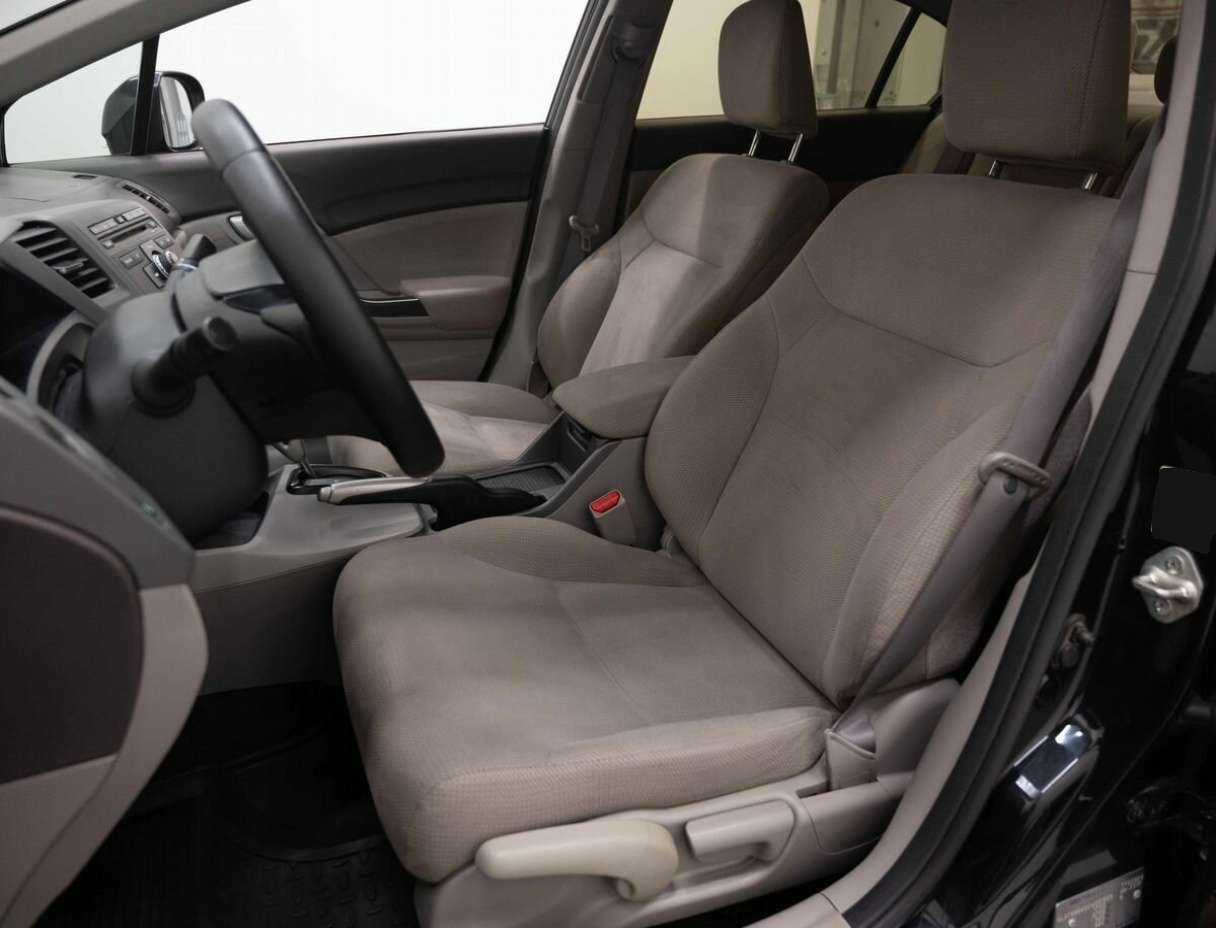 Б/У Хонда Цивик 2012 года. Фото: #7