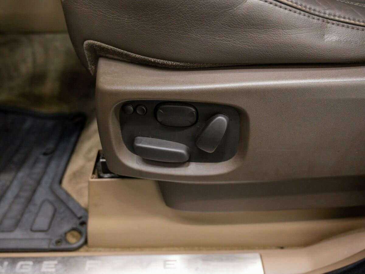 Land Rover Range Rover Sport 2010 года с пробегом. Фото: #17