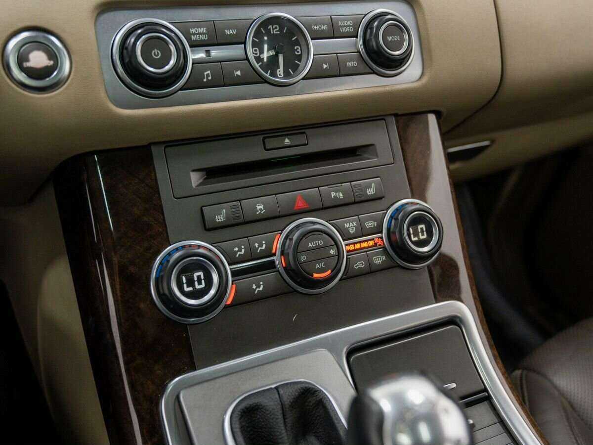 Land Rover Range Rover Sport 2010 года с пробегом. Фото: #23