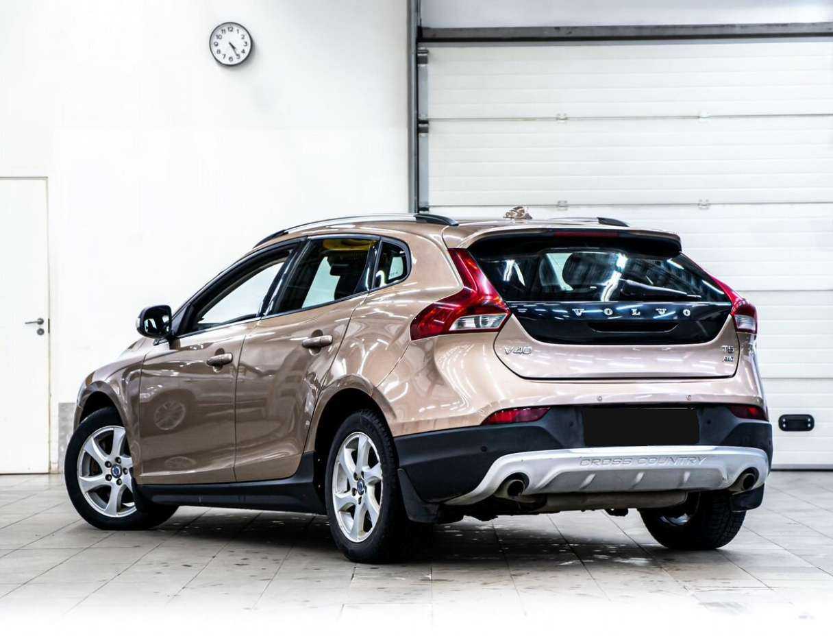 Volvo V40 Cross Country 2013 года с пробегом. Фото: #3