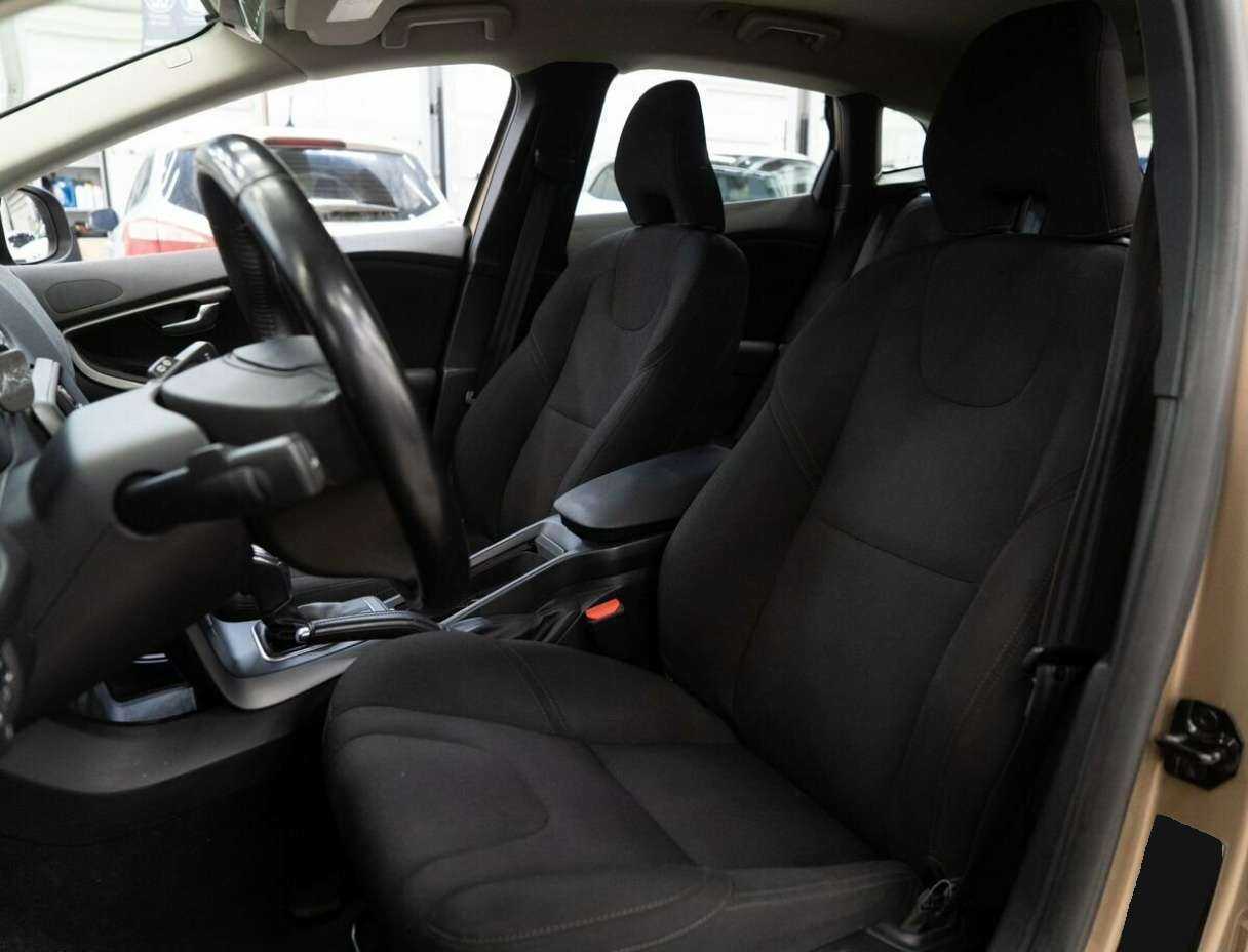 Volvo V40 Cross Country 2013 года с пробегом. Фото: #5