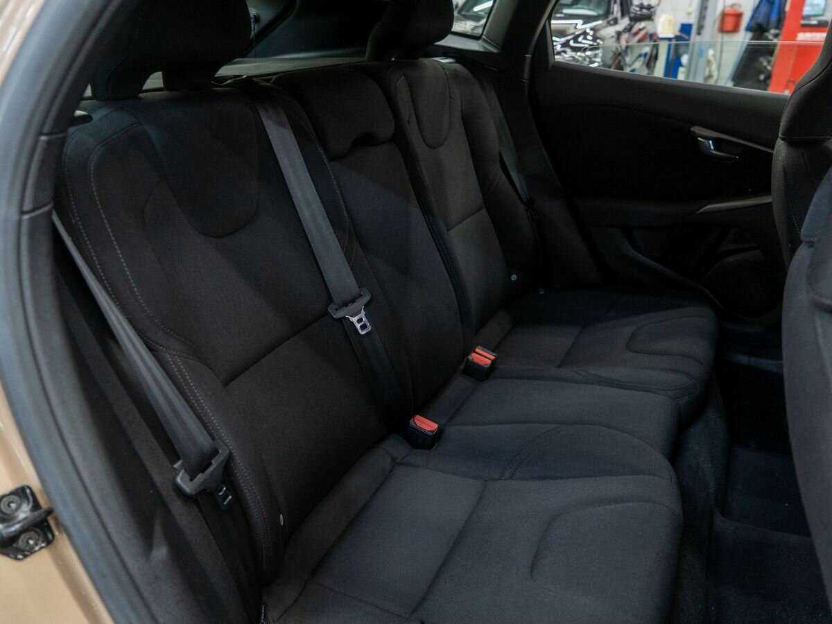 Volvo V40 Cross Country 2013 года с пробегом. Фото: #7