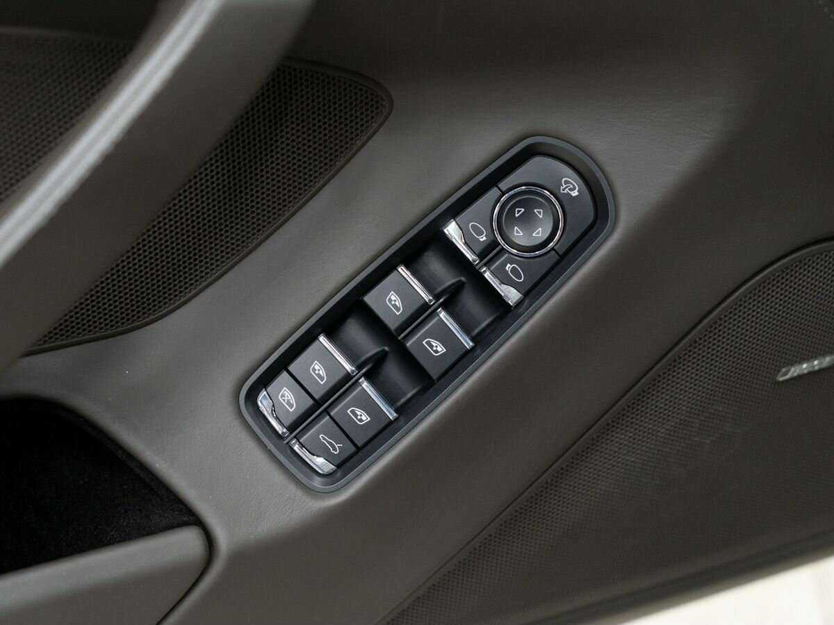 Porsche Panamera 2015 года с пробегом. Фото: #15