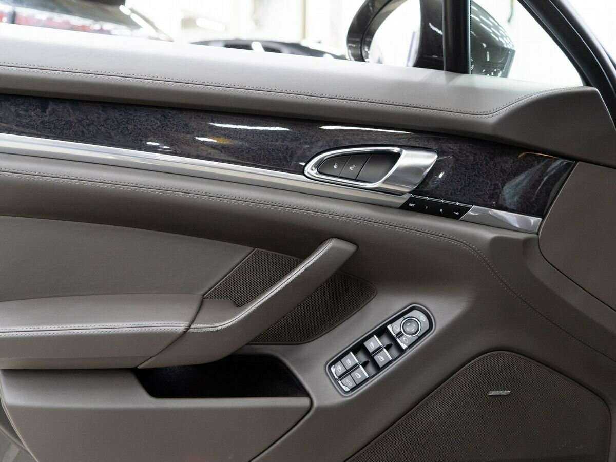 Porsche Panamera 2015 года с пробегом. Фото: #16