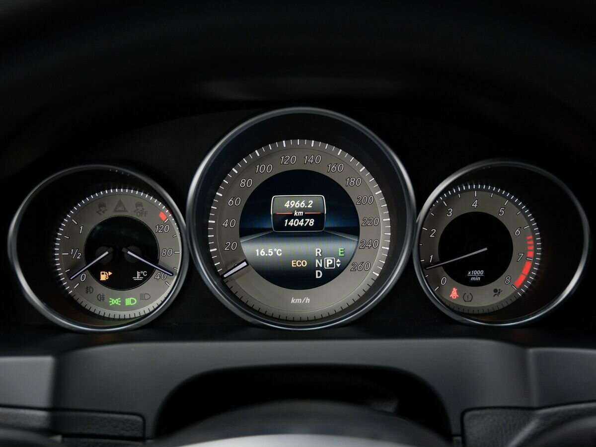 Mercedes-Benz E-Класс 2014 года с пробегом. Фото: #22