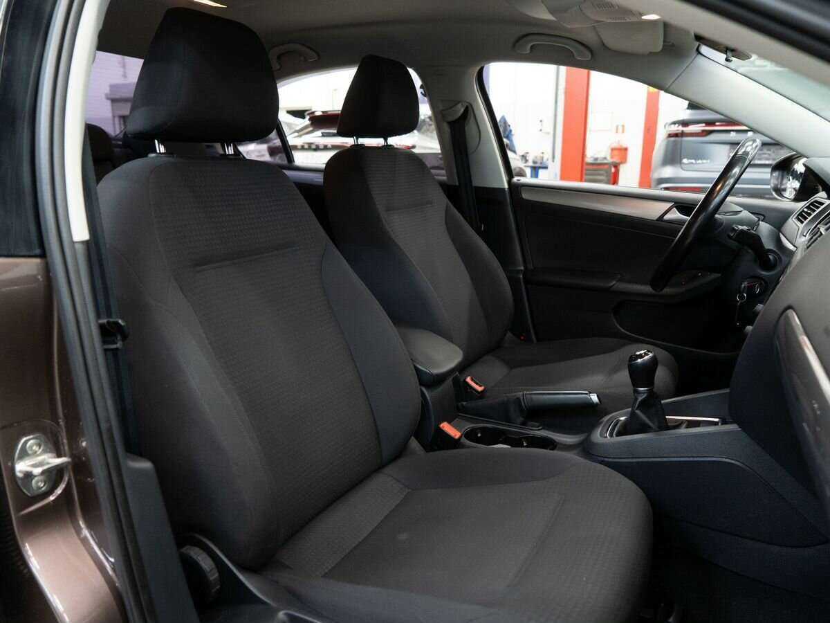 Б/У Фольксваген Джетта 2016 года. Фото: #9