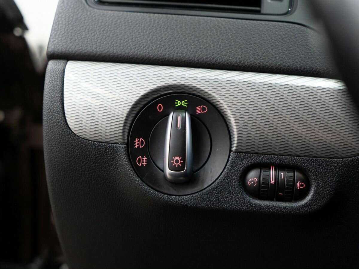 Б/У Фольксваген Джетта 2016 года. Фото: #16