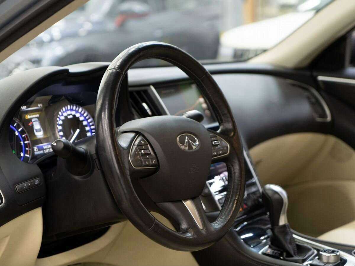 Infiniti Q50 2014 года с пробегом. Фото: #4