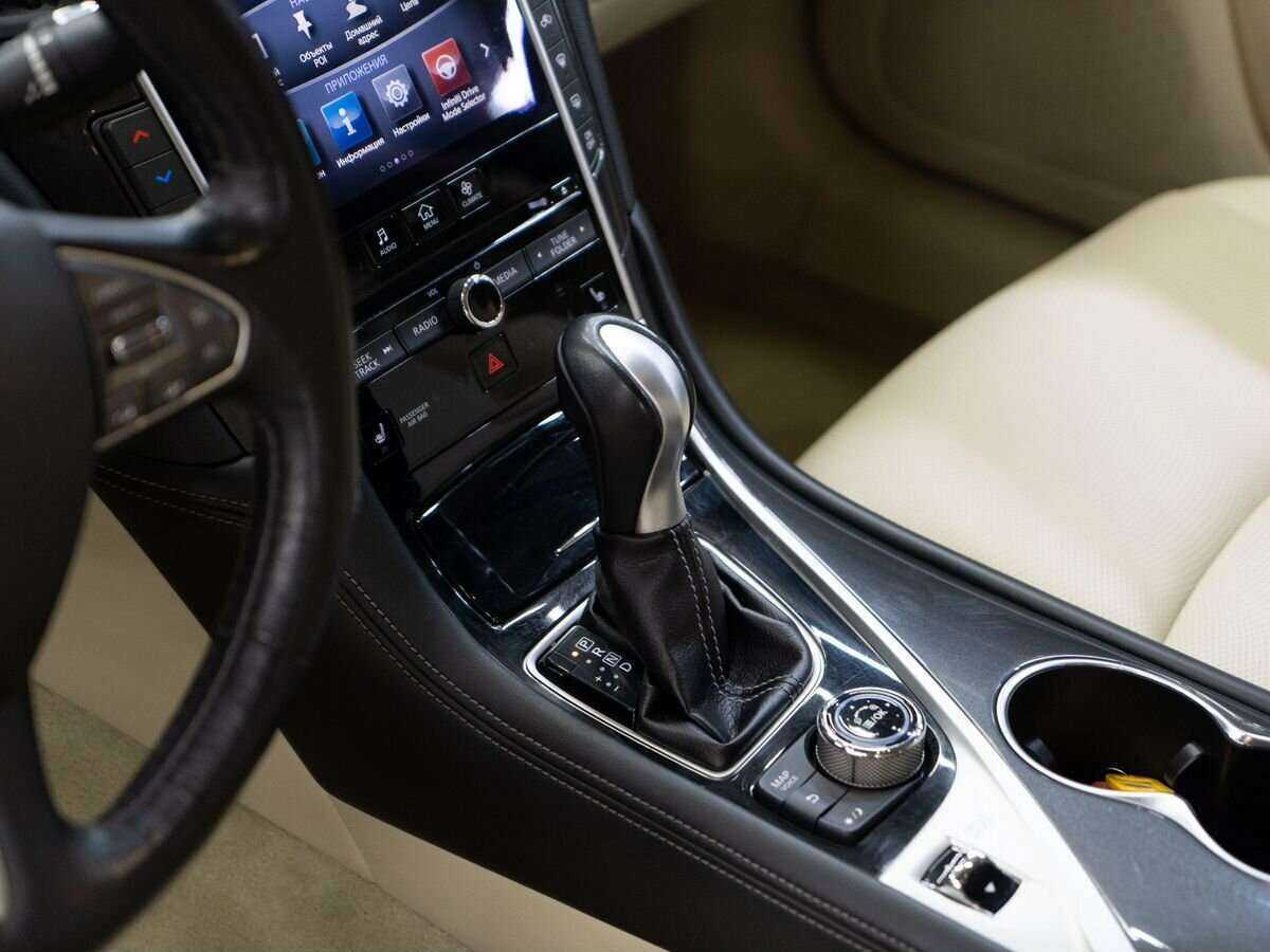 Infiniti Q50 2014 года с пробегом. Фото: #10