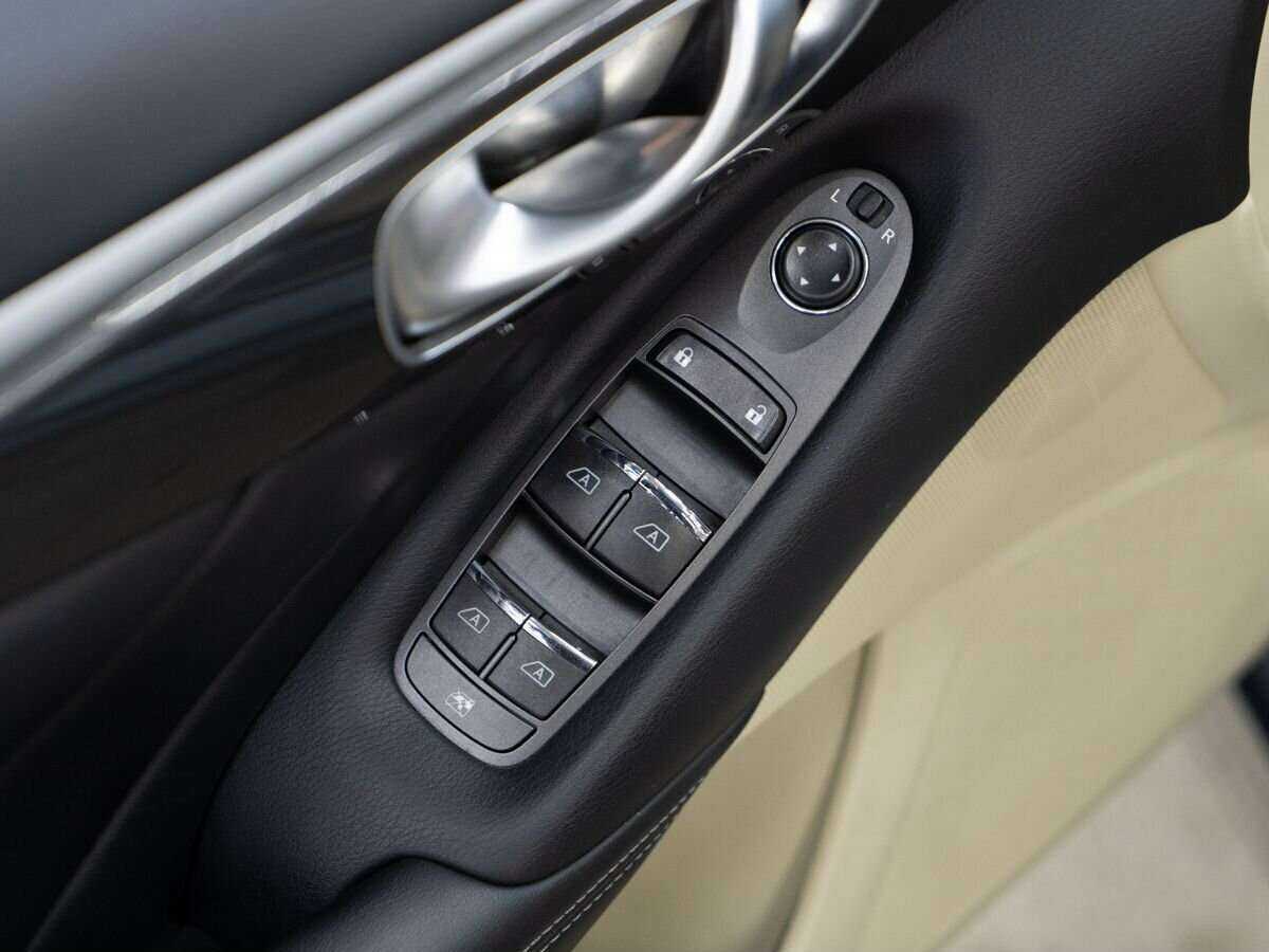 Infiniti Q50 2014 года с пробегом. Фото: #12