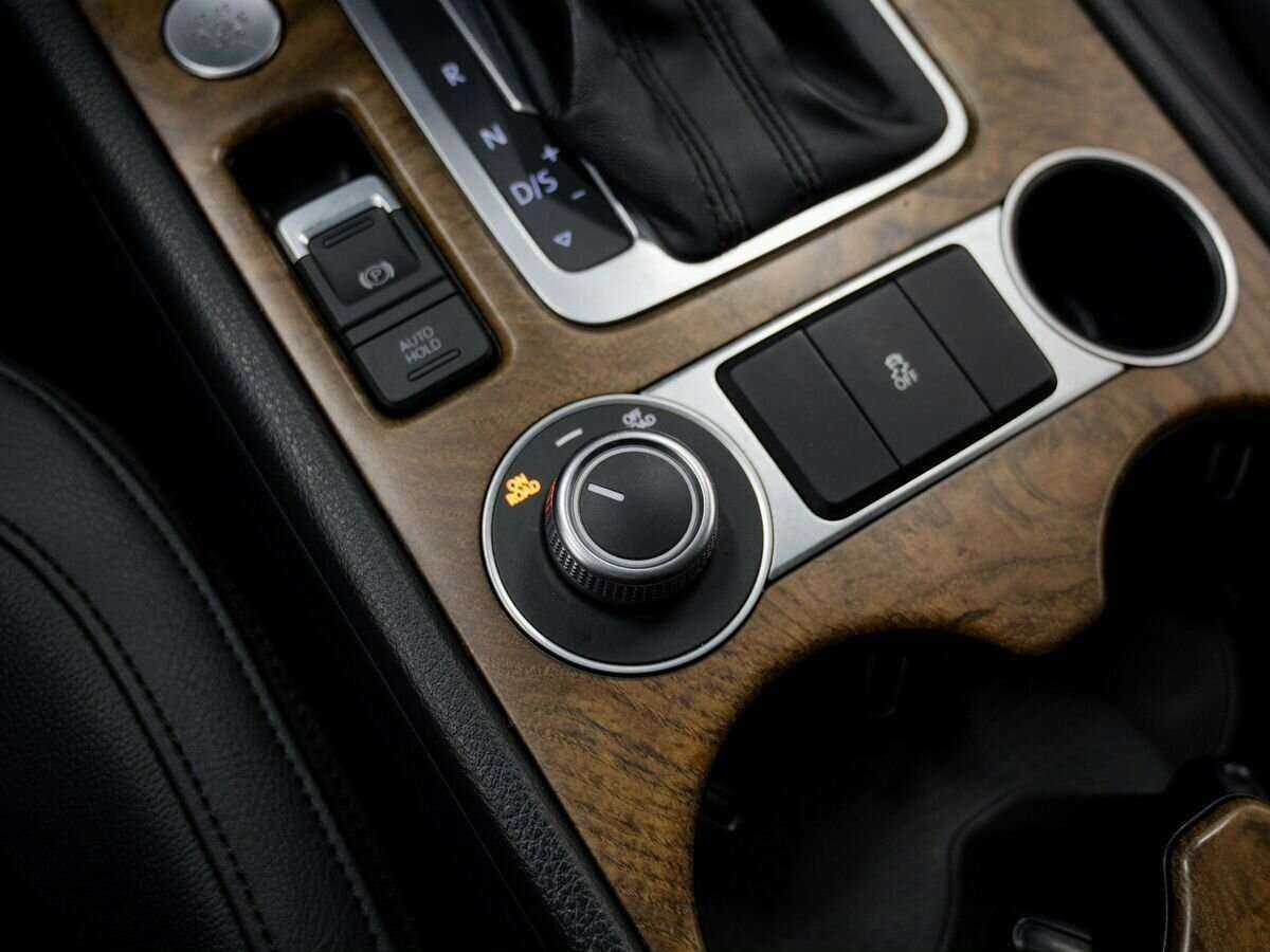 Volkswagen Touareg 2015 года с пробегом. Фото: #21