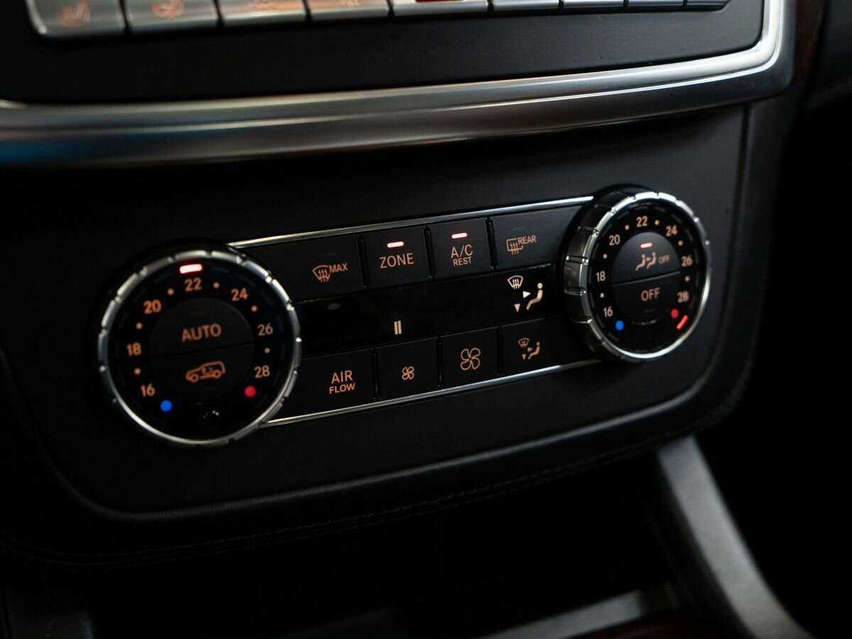 Mercedes-Benz GL-Класс 2013 года с пробегом. Фото: #17