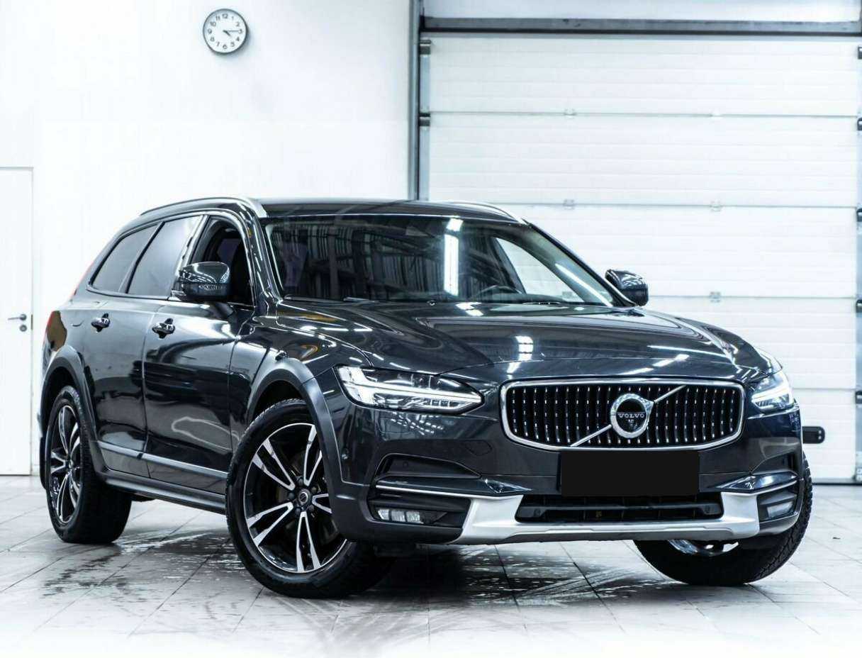 Volvo V90 Cross Country 2017 года с пробегом. Фото: #1