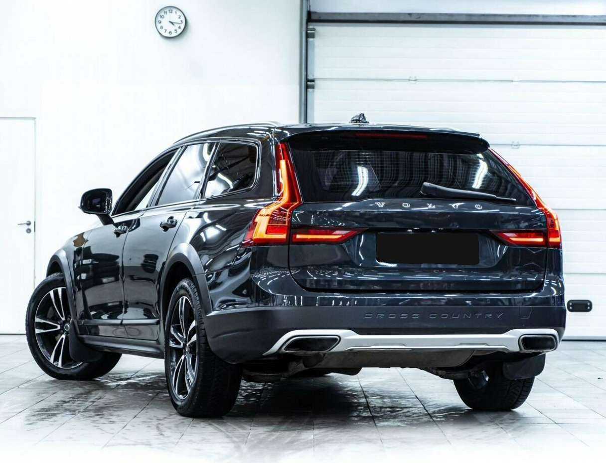 Volvo V90 Cross Country 2017 года с пробегом. Фото: #3