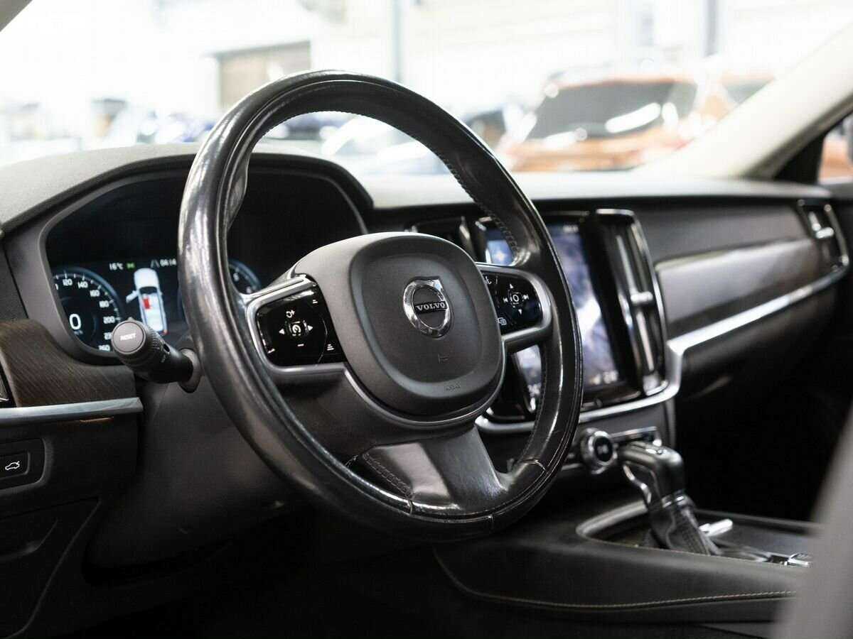 Volvo V90 Cross Country 2017 года с пробегом. Фото: #4