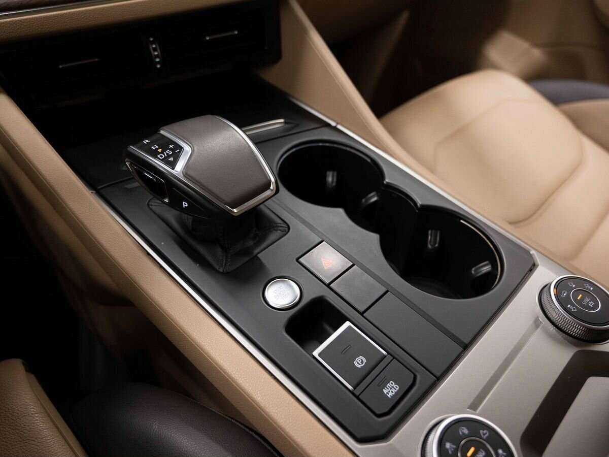 Volkswagen Touareg 2018 года с пробегом. Фото: #18