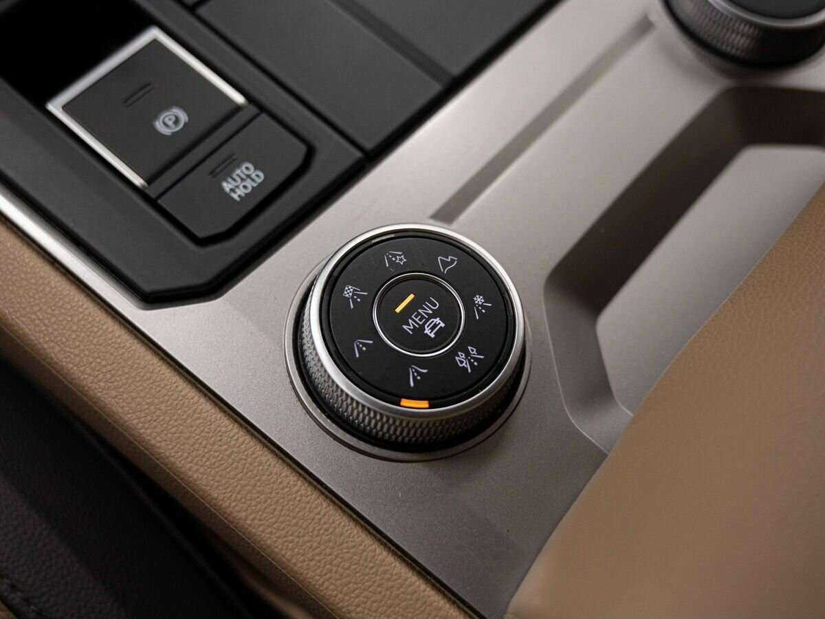 Volkswagen Touareg 2018 года с пробегом. Фото: #20