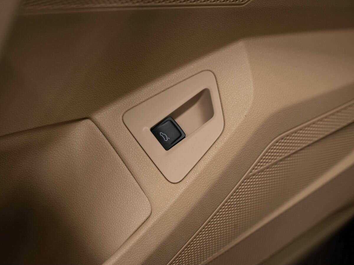 Volkswagen Touareg 2018 года с пробегом. Фото: #23