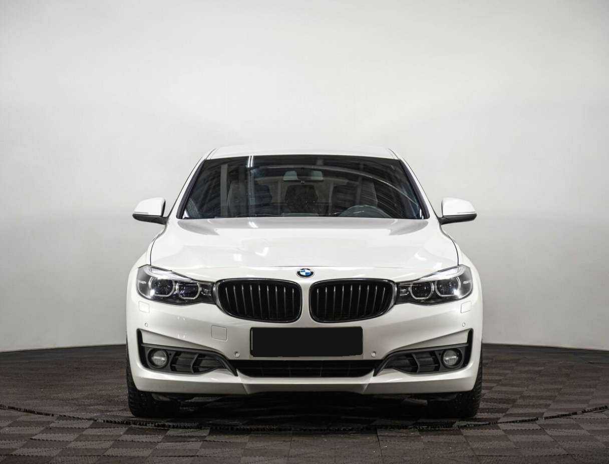 BMW 3 серии 2017 года с пробегом. Фото: #1