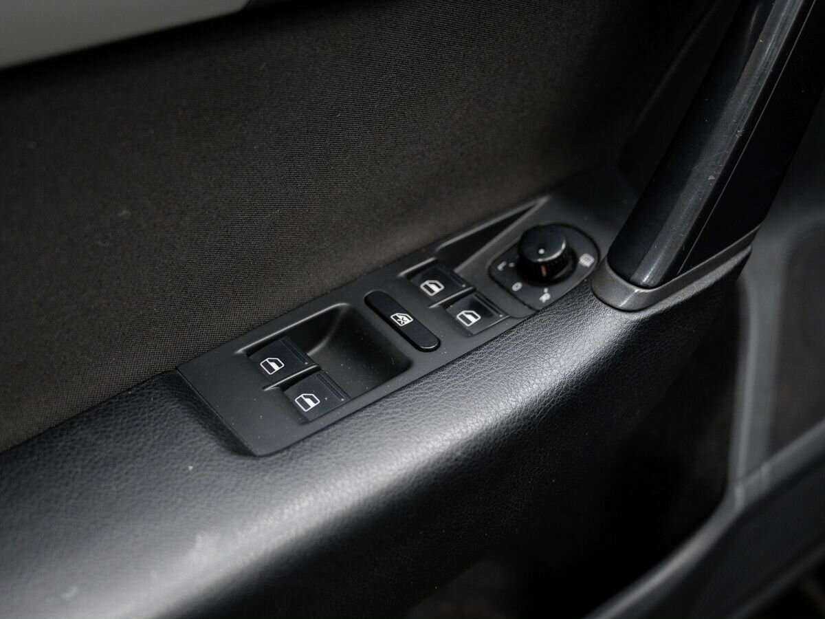 Volkswagen Passat 2011 года с пробегом. Фото: #14